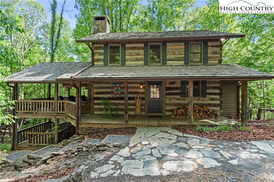 724 Stonebridge Lane