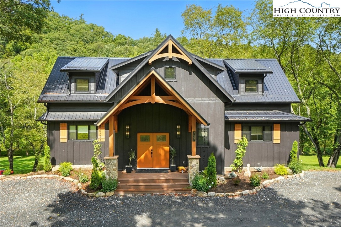 727 Riverwind Drive