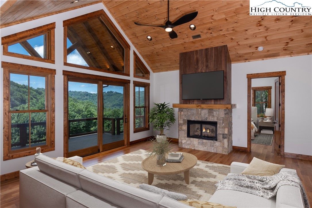 750 W Silver Springs Drive