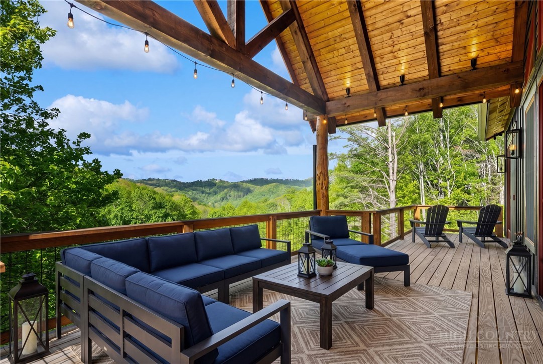 750 W Silver Springs Drive