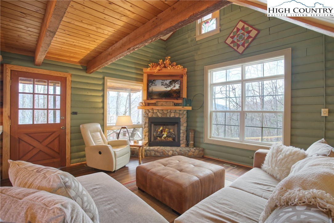 820 Willow Mountain Drive