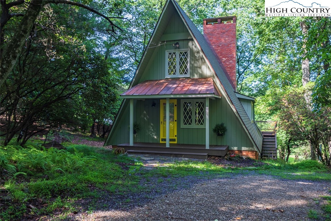825 Ridge Road