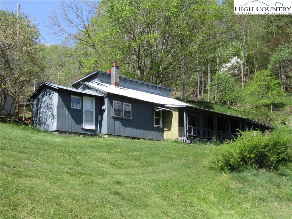 838 Rock Creek Rd