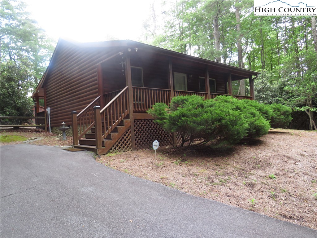 841 Hollyknoll Road