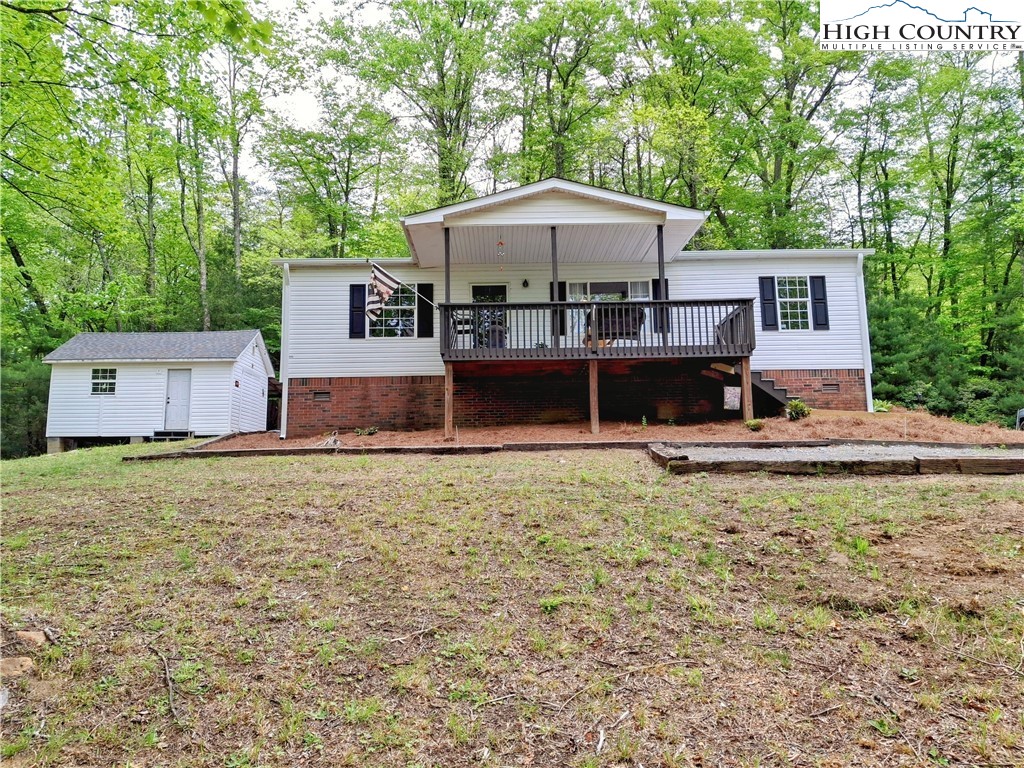 905 Lyons Road