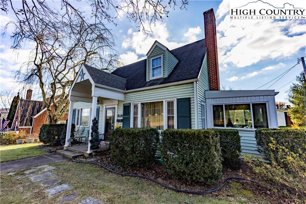 MLS 227433 905 W Stuart Drive, Galax, VA 24333