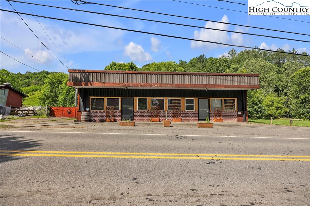9211 N NC Hwy 194 N