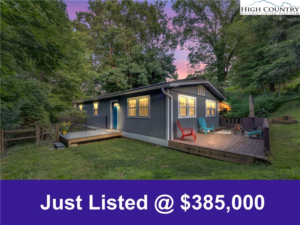 943 New River Hills