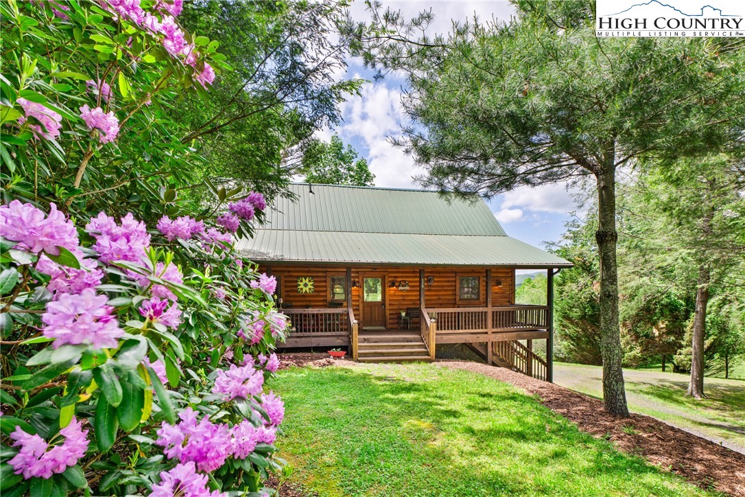 976 Twin Bridges Drive