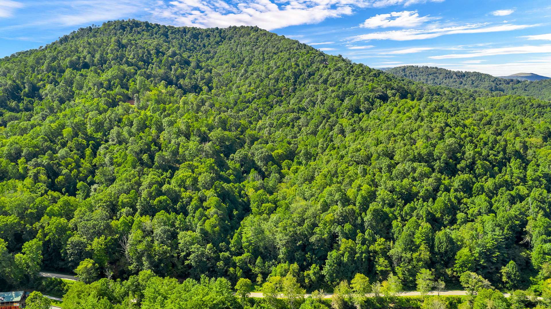 8 acres of unrestricted property with a view of the New River.