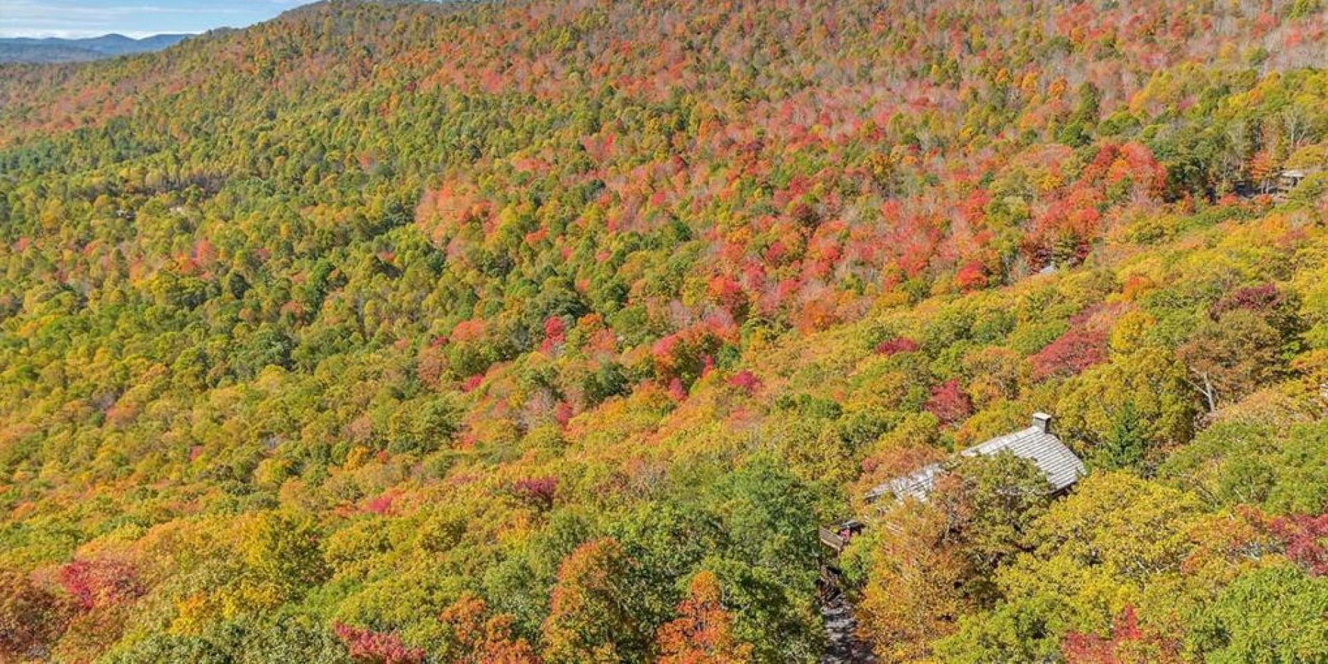 A front-row seat to nature’s constant show, with views that transform throughout the day.