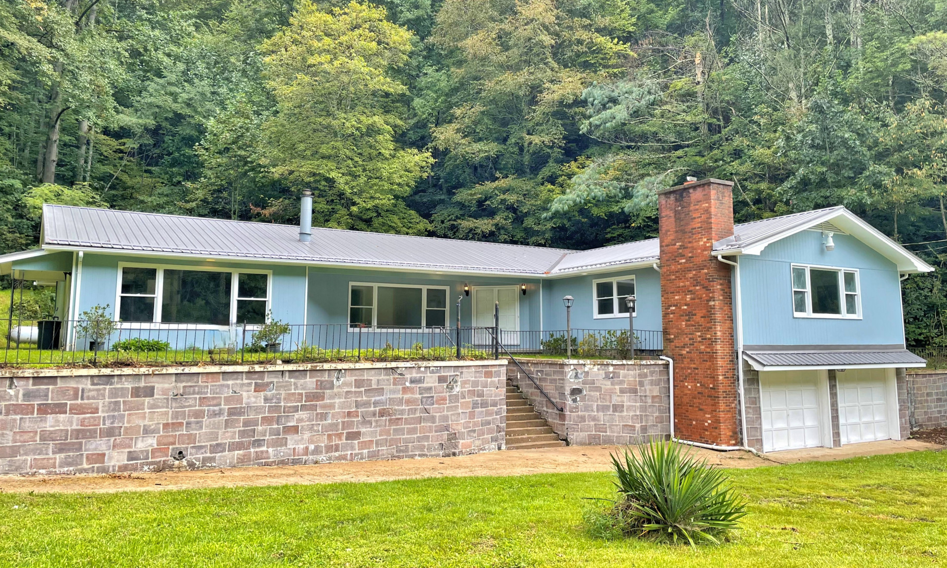 Mountain Home Creston NC with Acreage