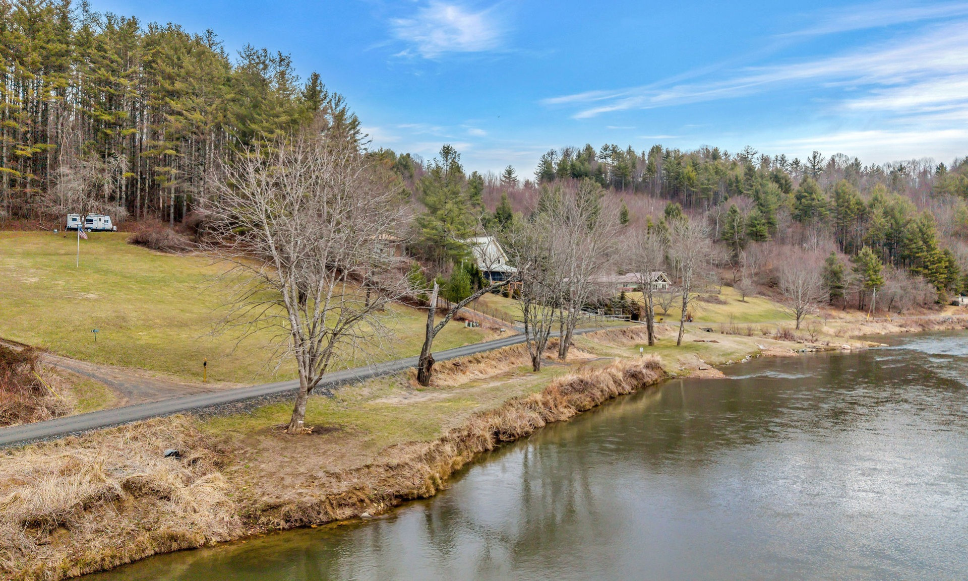 Riverfront Acreage in Jefferson NC Homesite