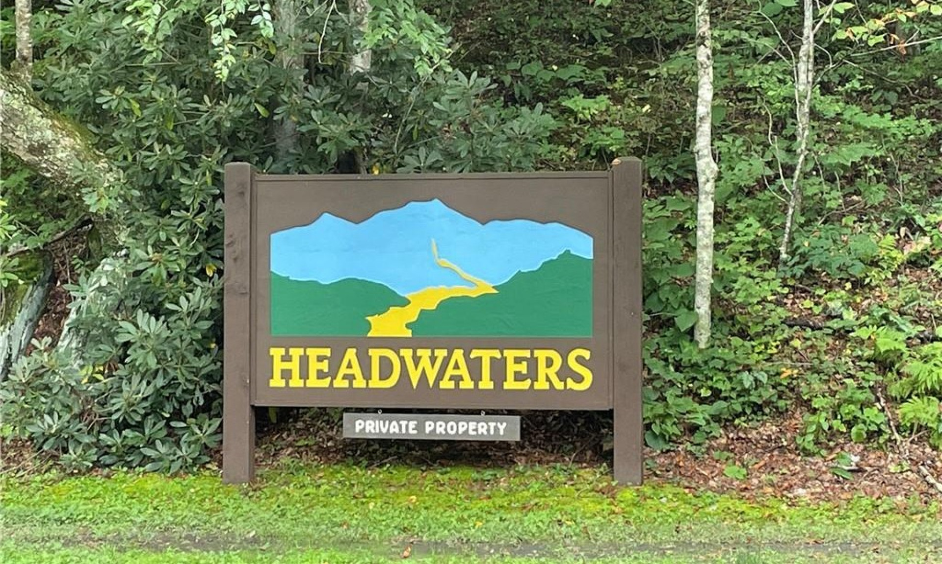 Wolfsbane Trail Property in Todd NC