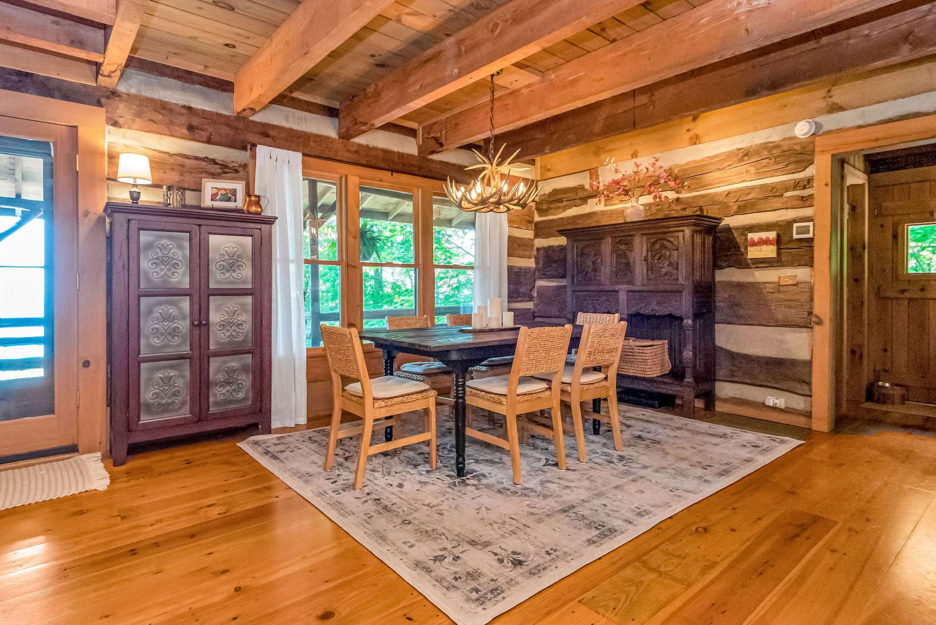 This spacious dining area will make your holiday dinners unforgettable!