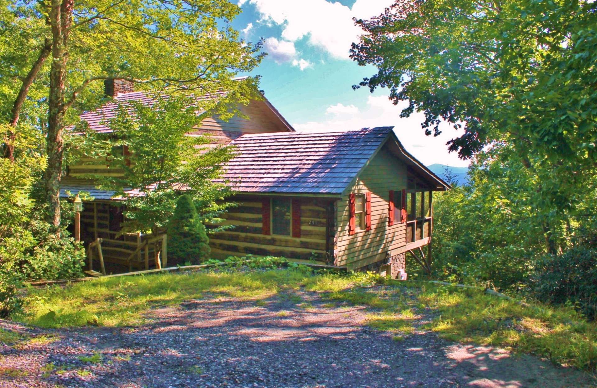 Offered at $314,900, this charming antique Stonebridge log cabin is sure to please those looking for a unique community and a rustic log cabin with high elevations and superb layered long range mountain views.