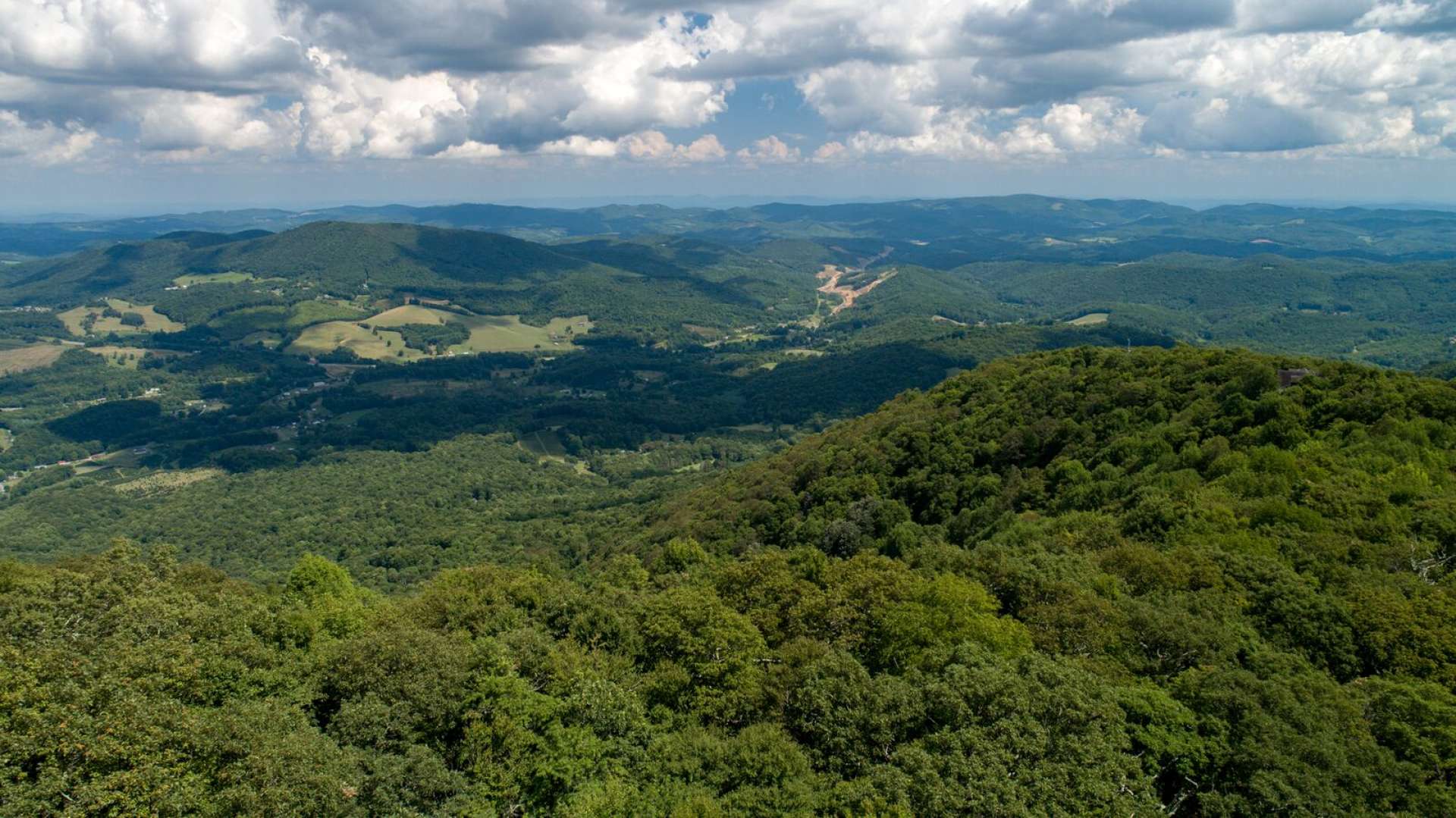 This is a truly unique mountain top setting for those who wish for solitude, unsurpassed beauty and a rare opportunity for a one-of-a-kind property that can't be duplicated.