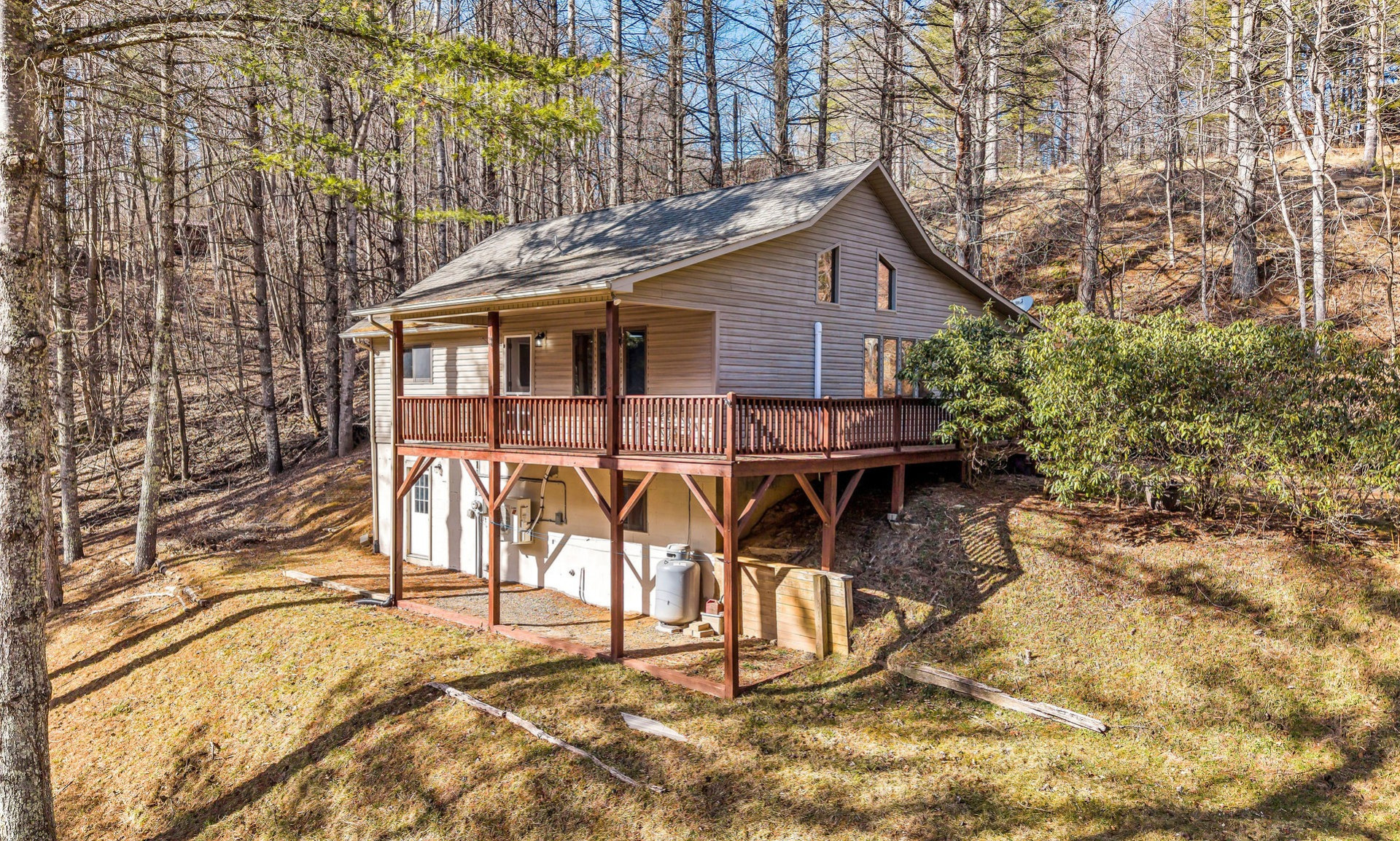 Move-in ready mountain cottage, Fleetwood area of Southern Ashe County