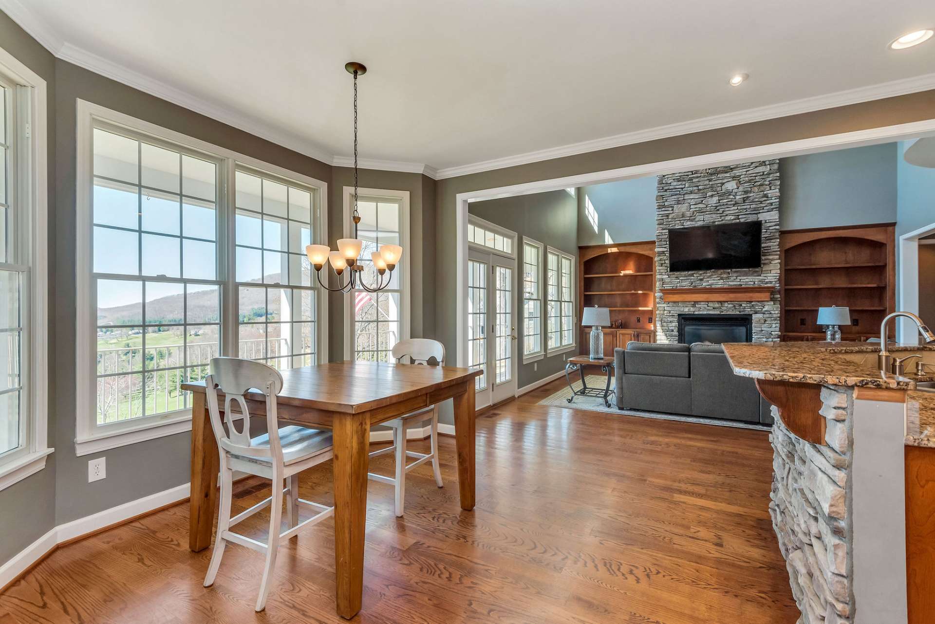 Whether you're savoring a leisurely breakfast with loved ones or simply taking a moment to soak in the beauty of nature, this breakfast nook offers a tranquil retreat where you can start your day off on the right note.