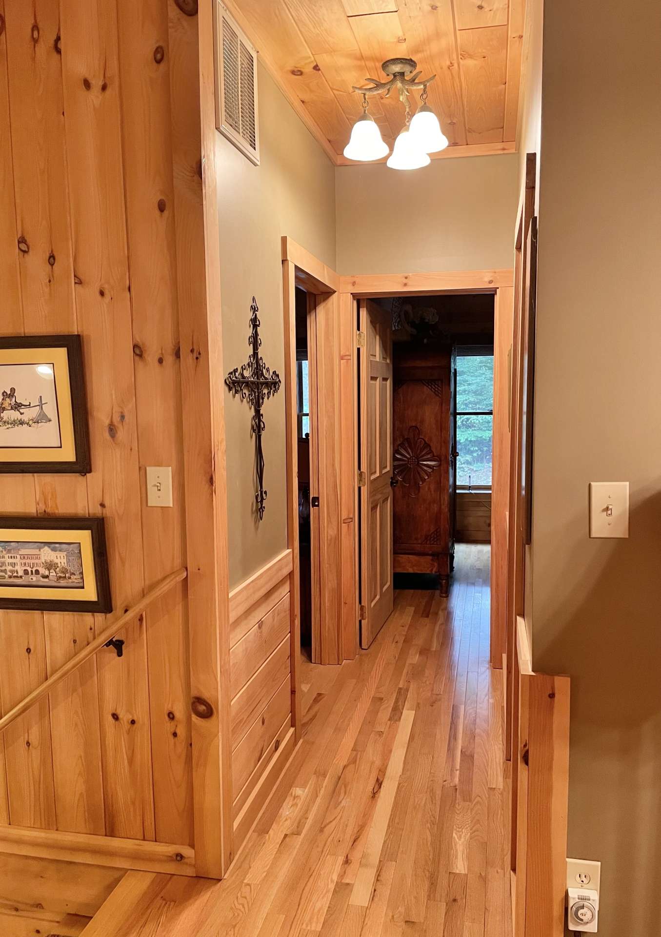 Upstairs hallway to guest rooms.