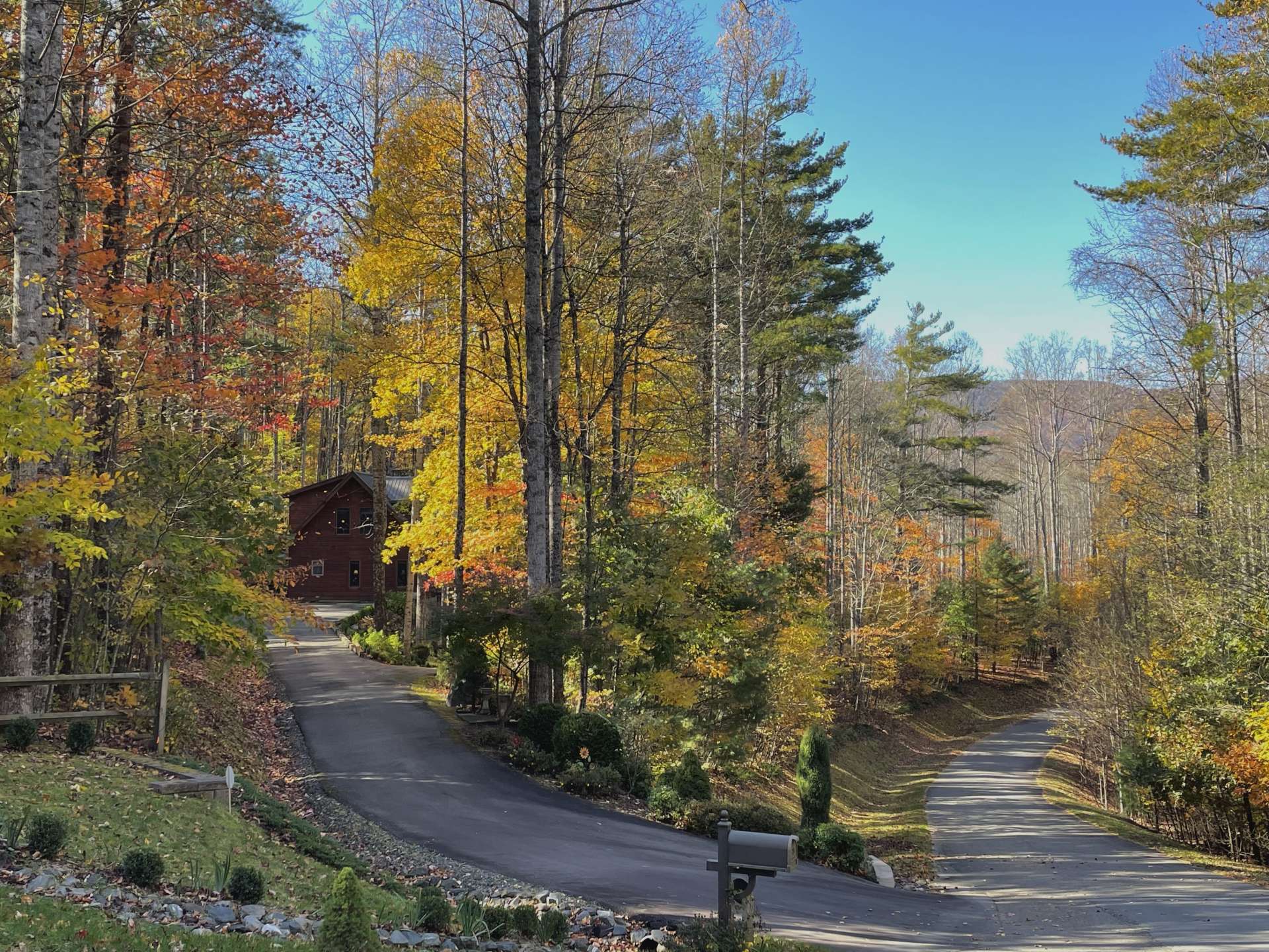 Views into the home during the Fall season!