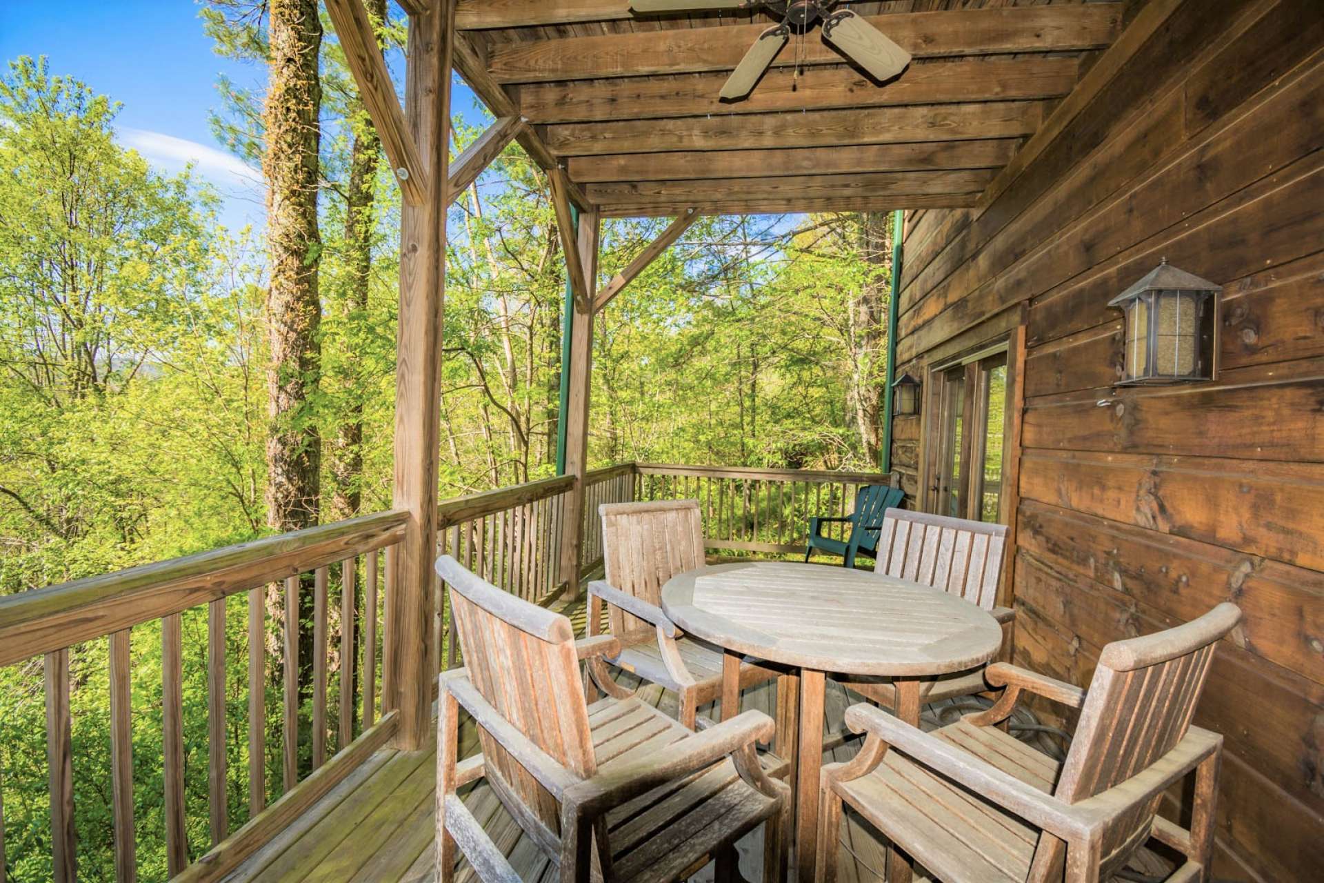Your guests will enjoy their privacy on the lower level with access to the lower level deck and views.  In addition, this cabin features a concrete slab crawl space for additional storage of your mountain toys.