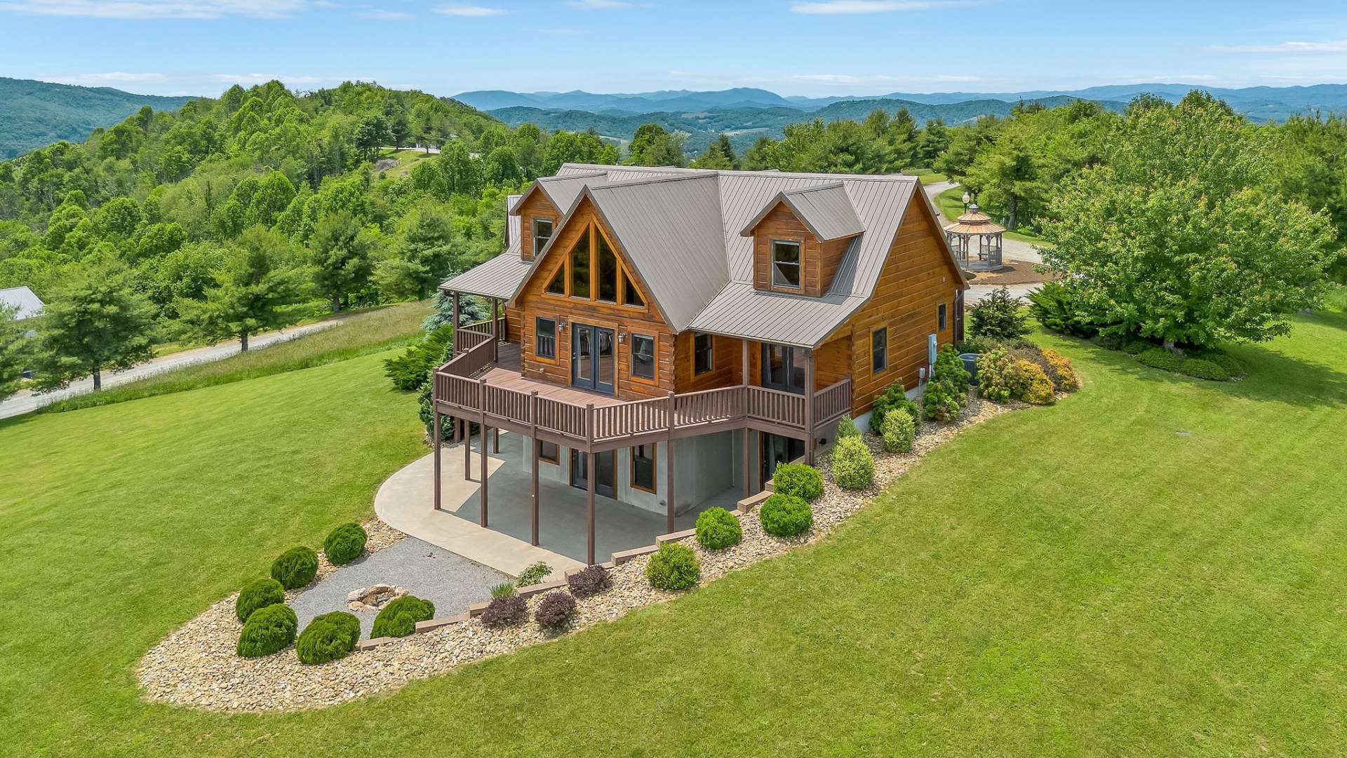 Unwind or entertain on the generous back deck with panoramic mountain vistas.