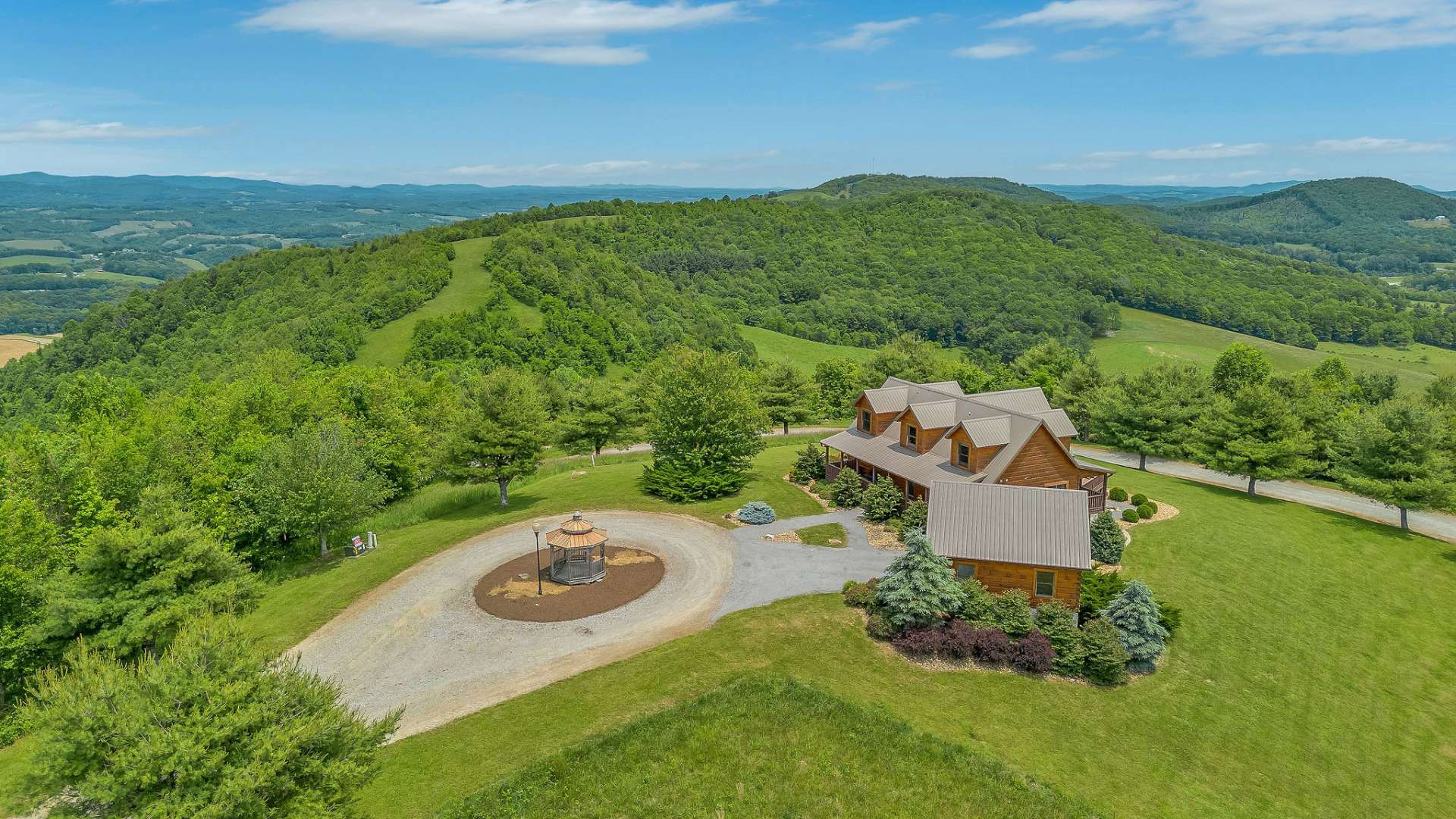 Nestled at the cul-de-sac’s end—no through traffic, just sweeping views.