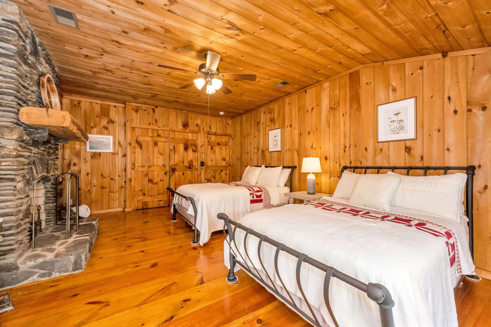 These 2 beds convey with the cabin.