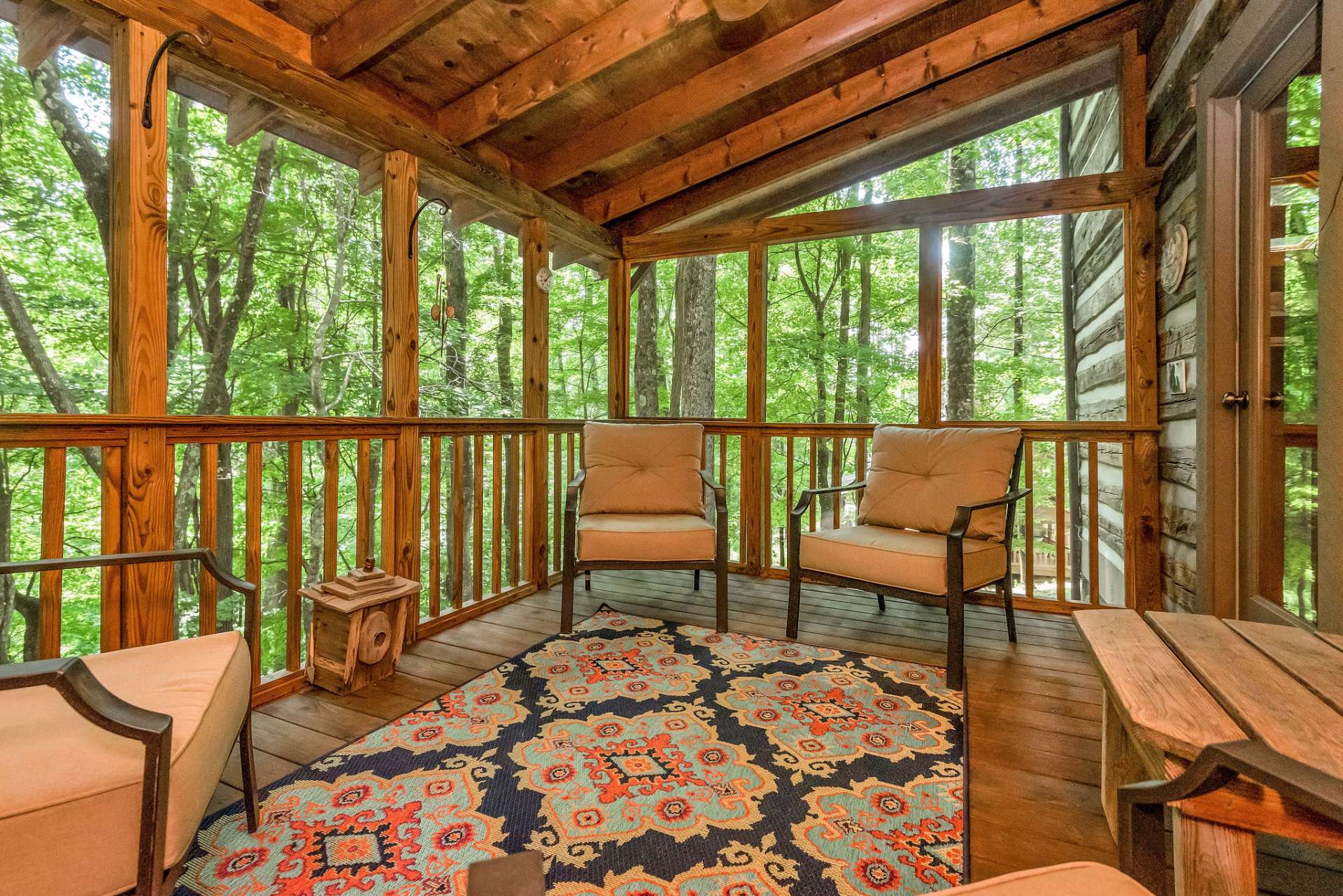 You can enjoy the fresh air and relax in this extension of the living room.