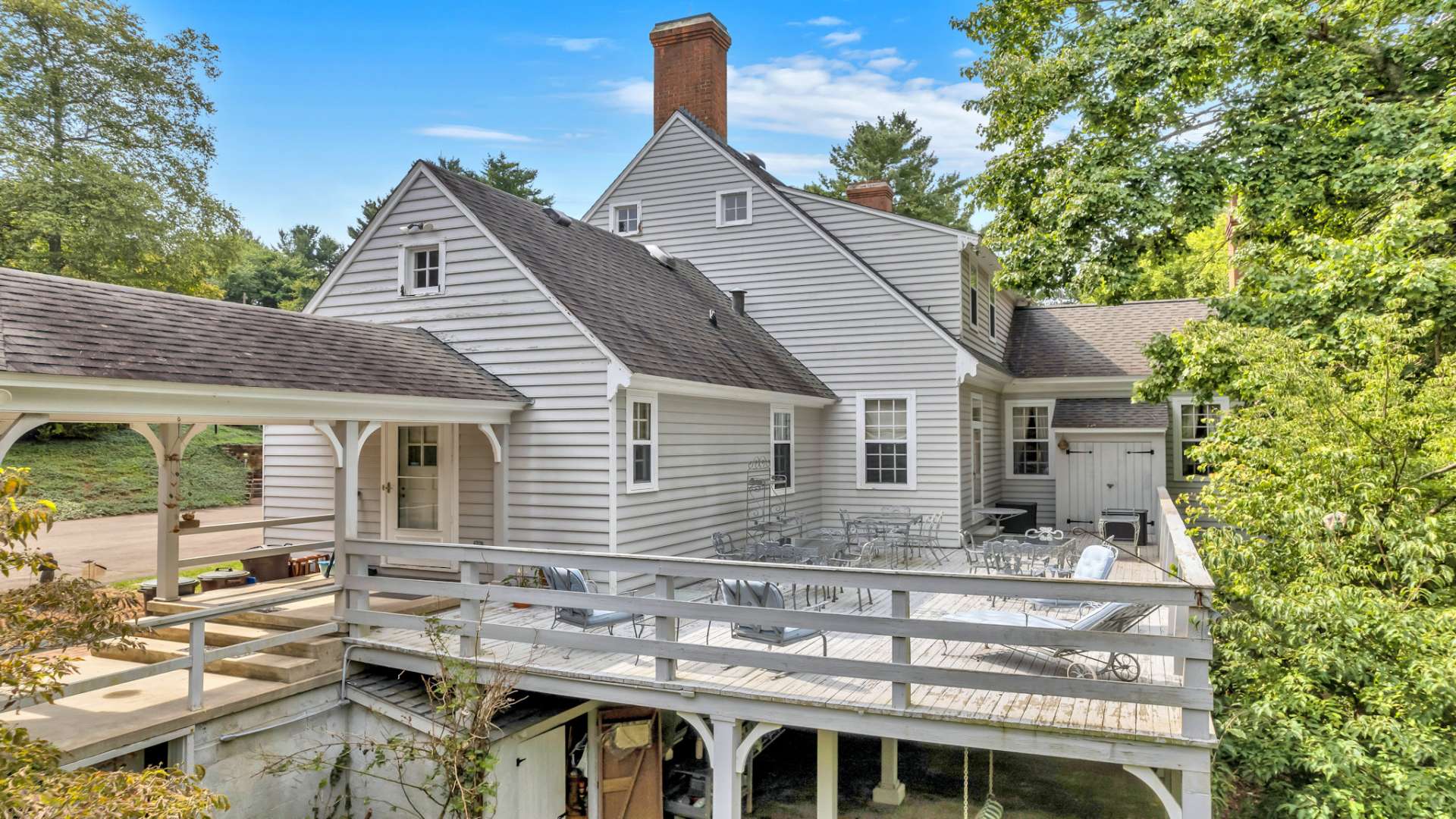 Lots of outdoor entertaining space.