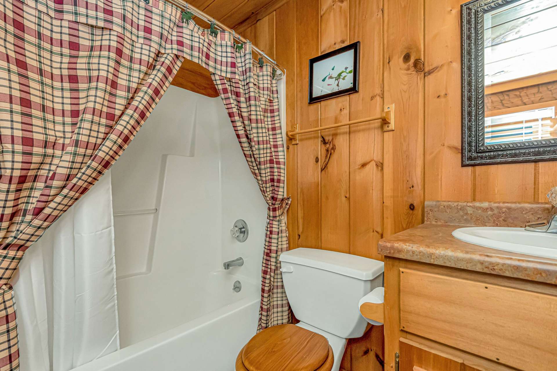Your guest will enjoy their own private full bath.