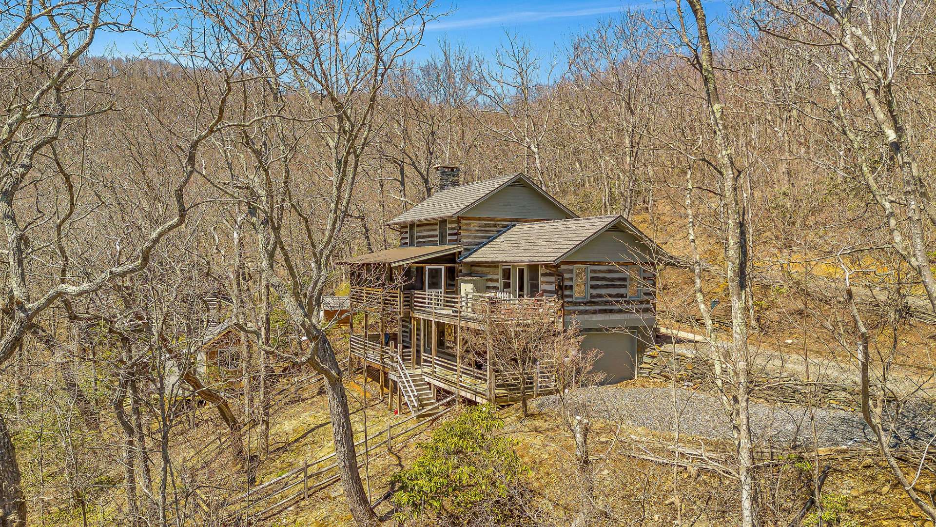 This remarkable property offers the perfect blend of luxury, comfort, and natural beauty.
