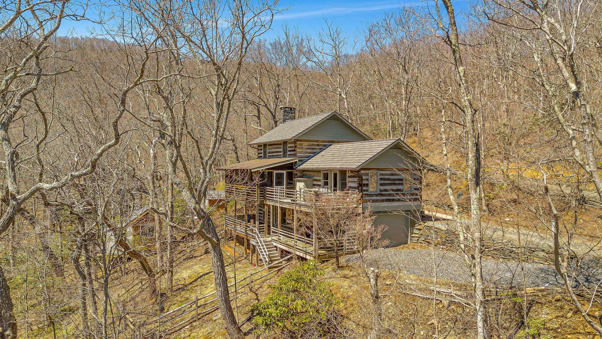 This remarkable property offers the perfect blend of luxury, comfort, and natural beauty.