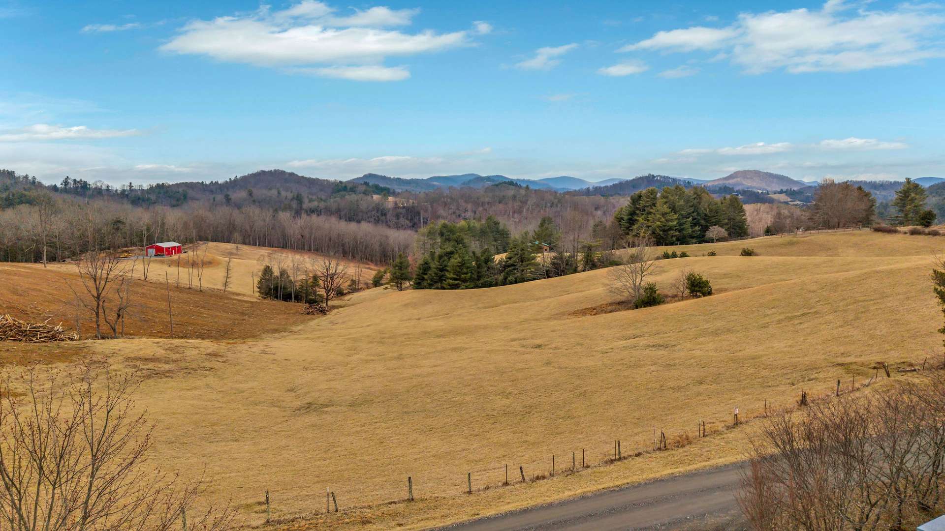 Located in the New River Bluffs community.