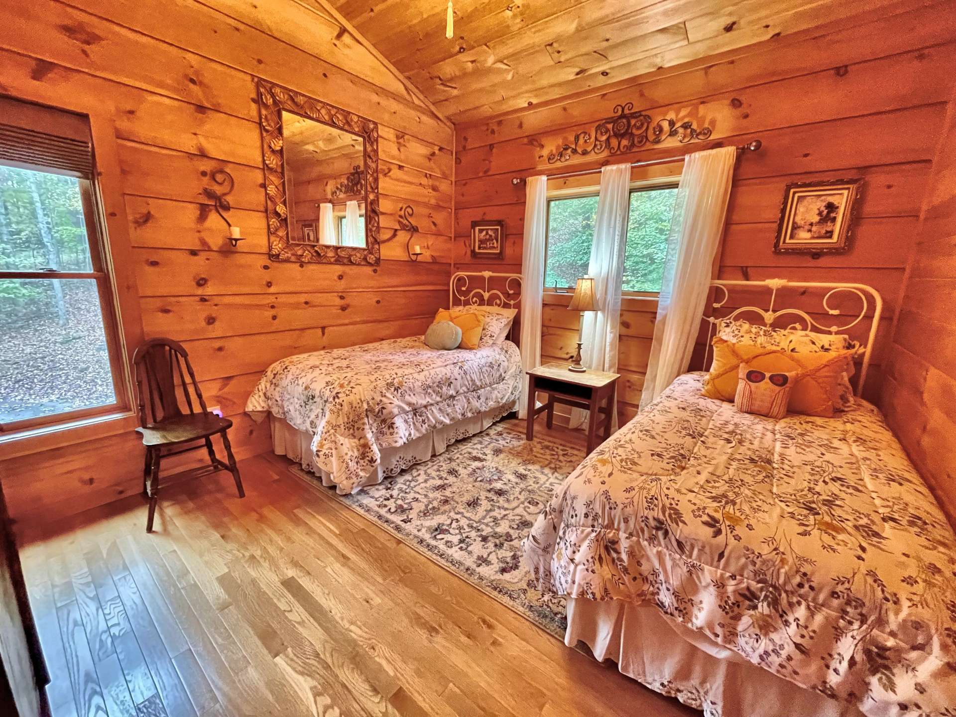 Second guest bedroom on the upper level