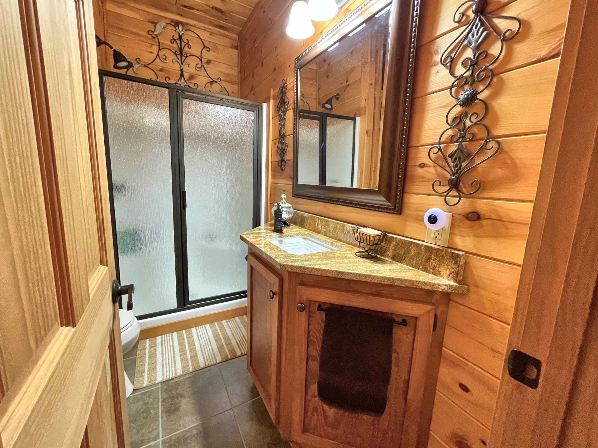Upper level full bath