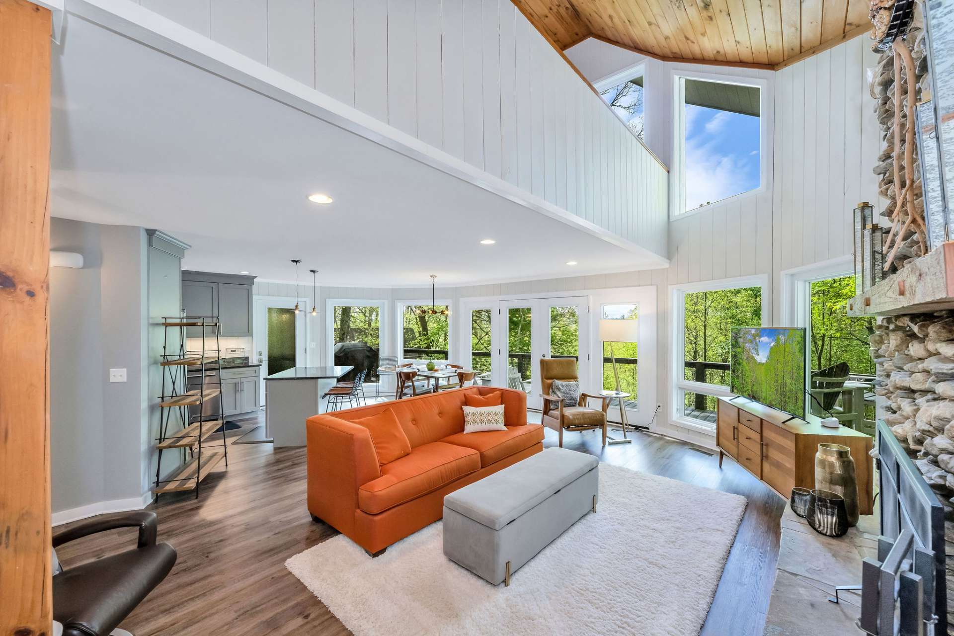 Fully furnished and ready to enjoy.