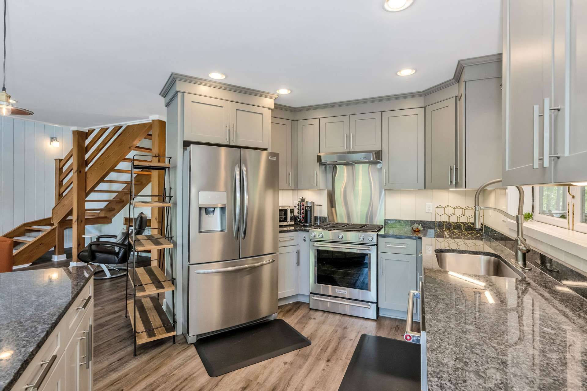 Well equipped kitchen.