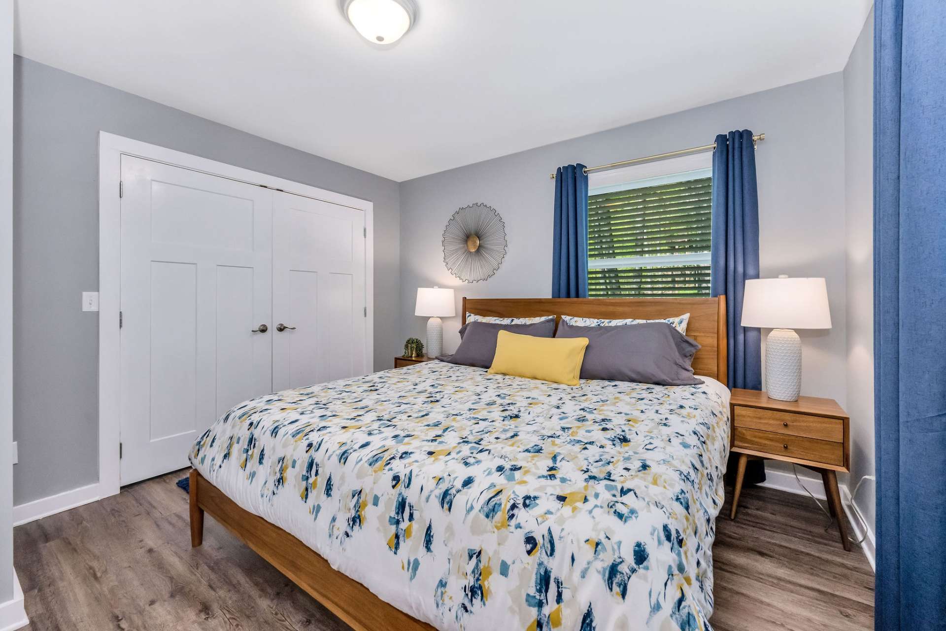 Guest bedroom.