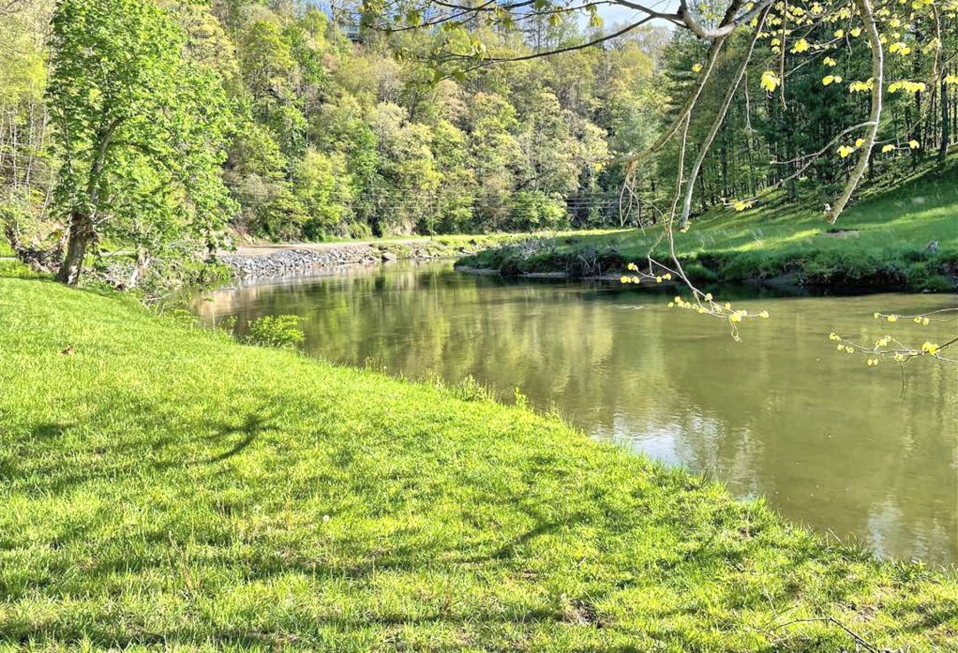 The New River from the community access.