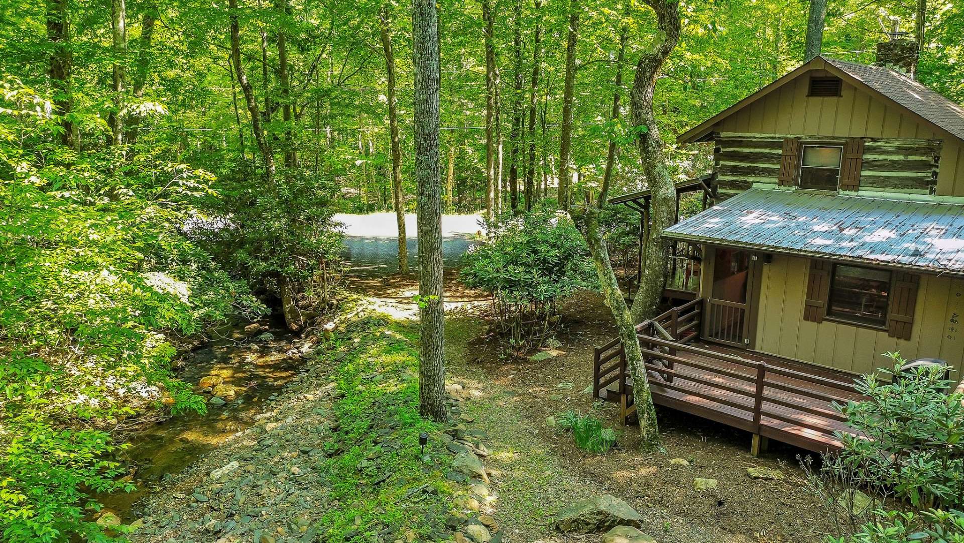 Great outdoor space to enjoy the meditative creek!
