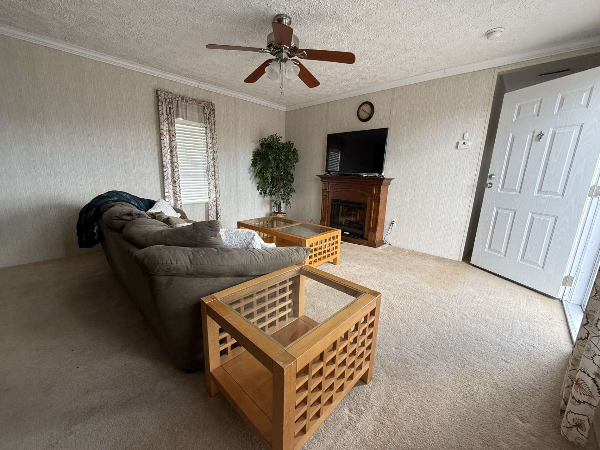 Comfortable carpeted floor