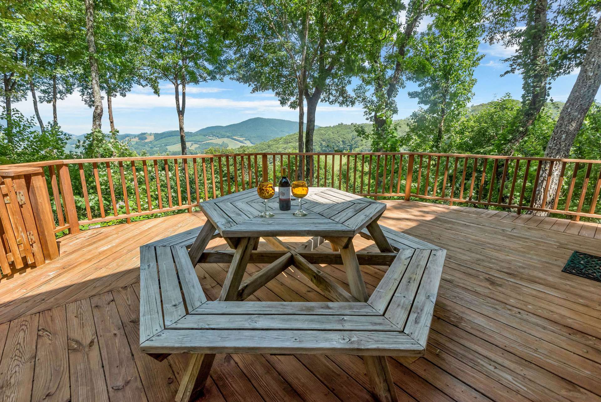 This mountain vista view is a romantic's dream.