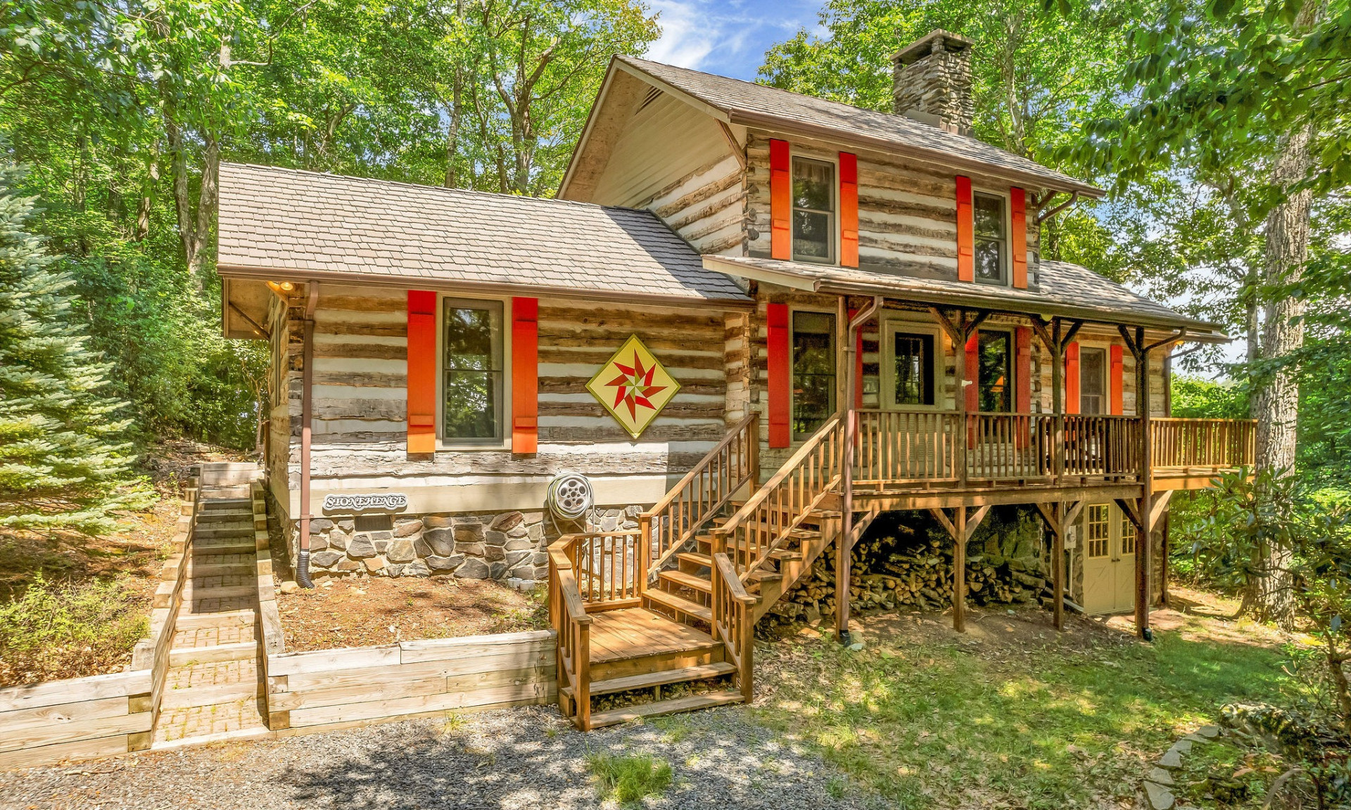 Charming NC mountain getaway tucked in the woods.