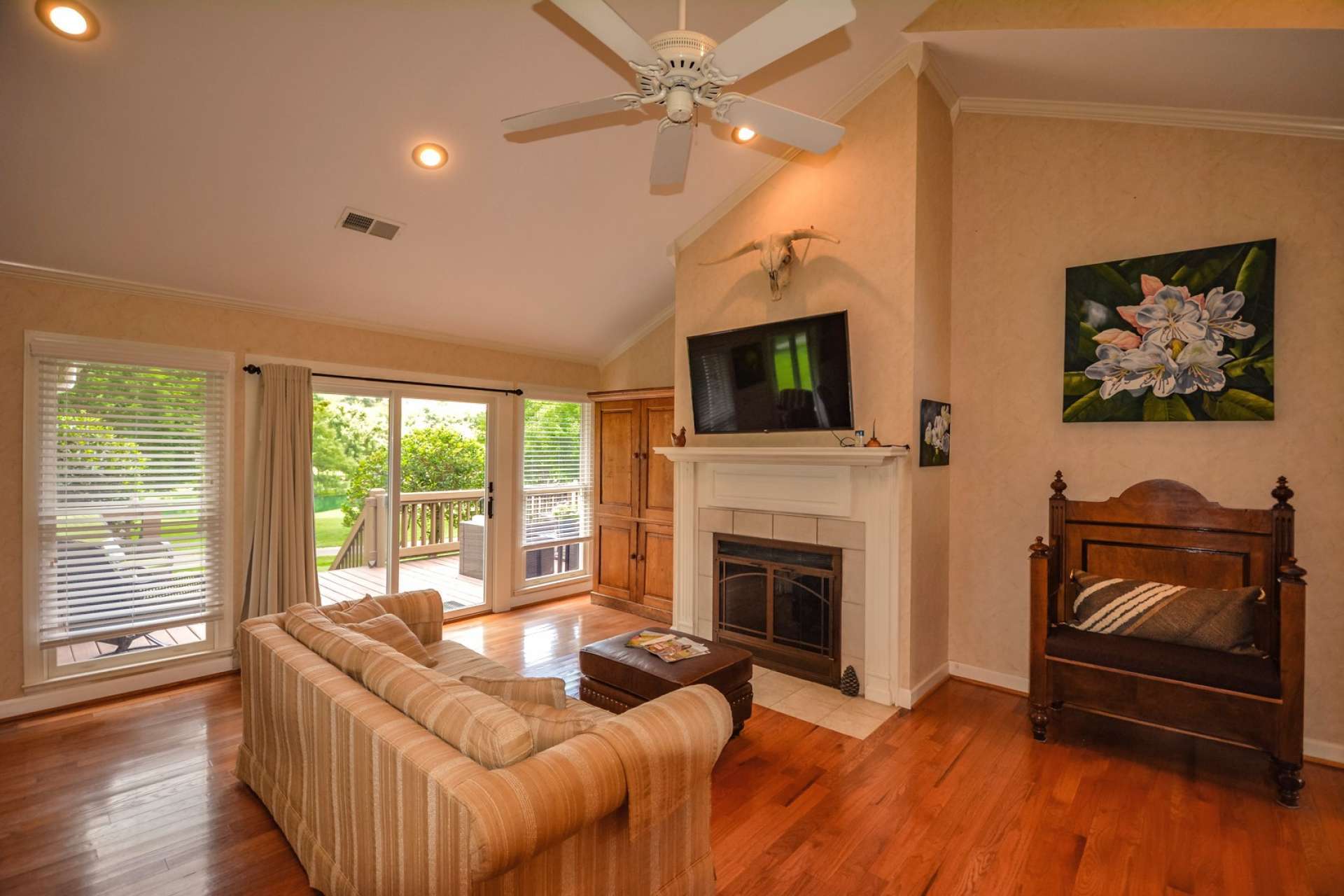 This home offers main level living with the perfect blend of sophisticated and casual elements as well as quality materials and craftsmanship.