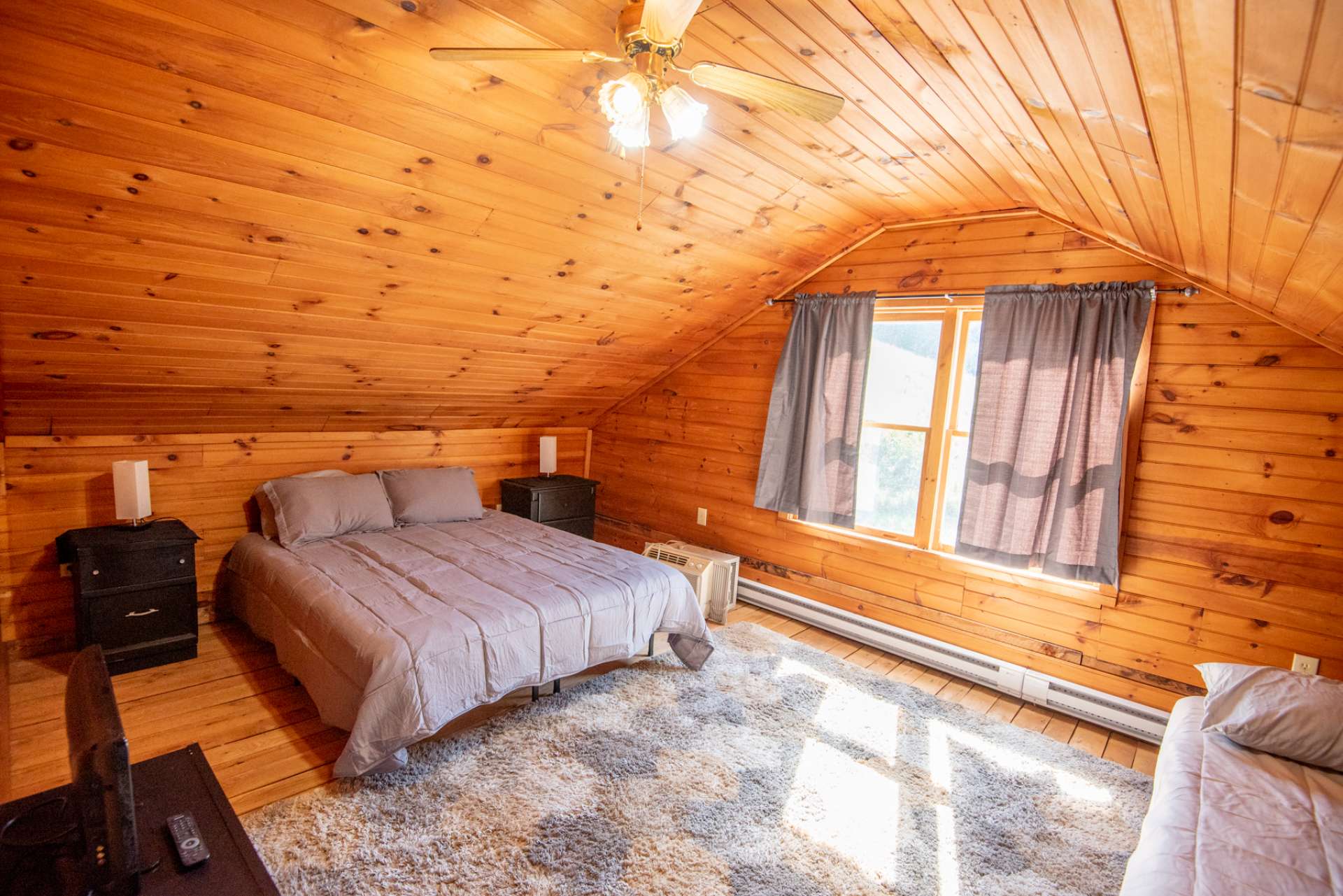 Upstairs loft bedroom