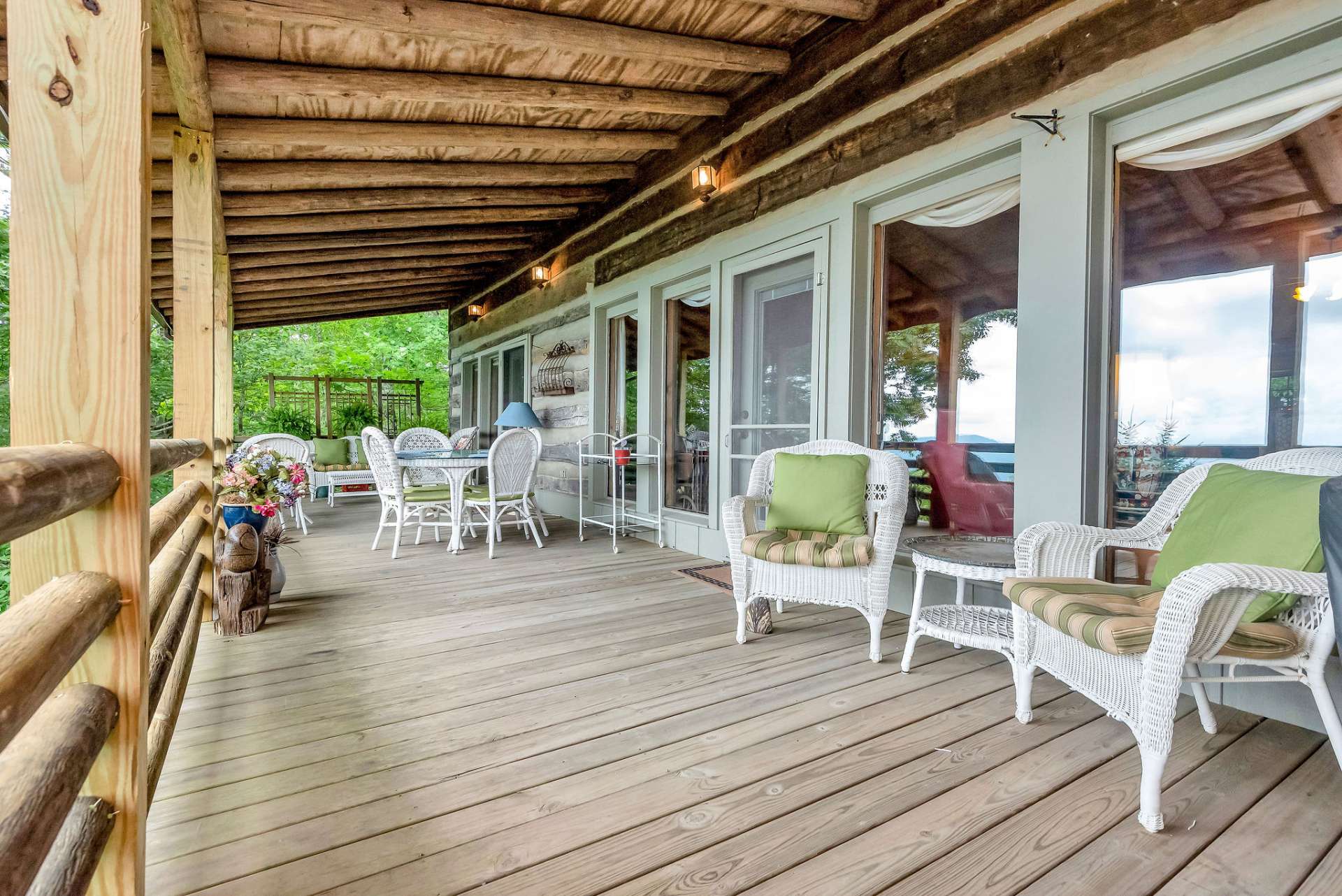 Perfect place to start the day with your morning coffee and end it with happy hour on the deck.