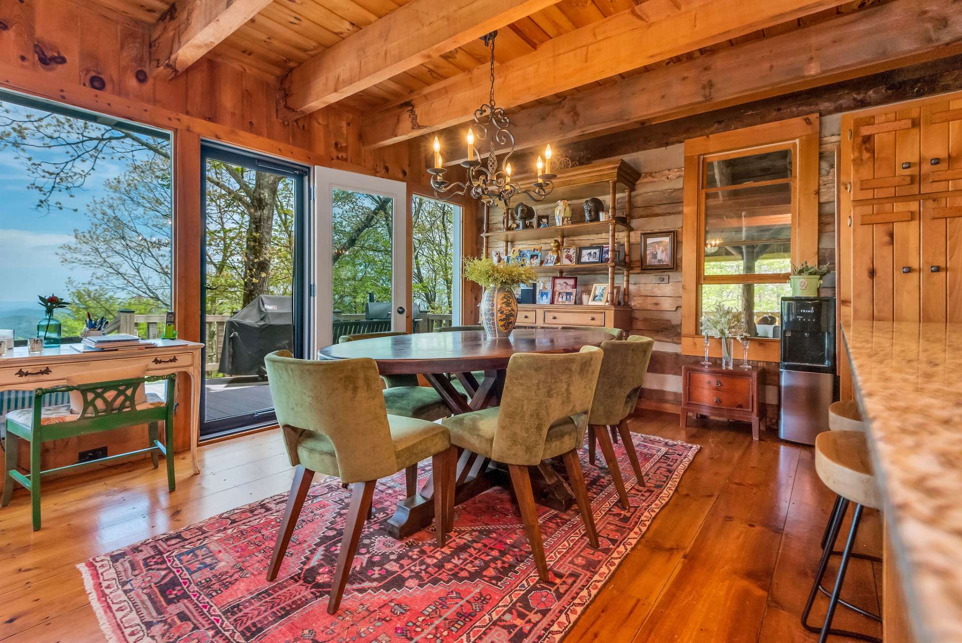 Enjoy the unforced elegance and style in this mountain retreat.