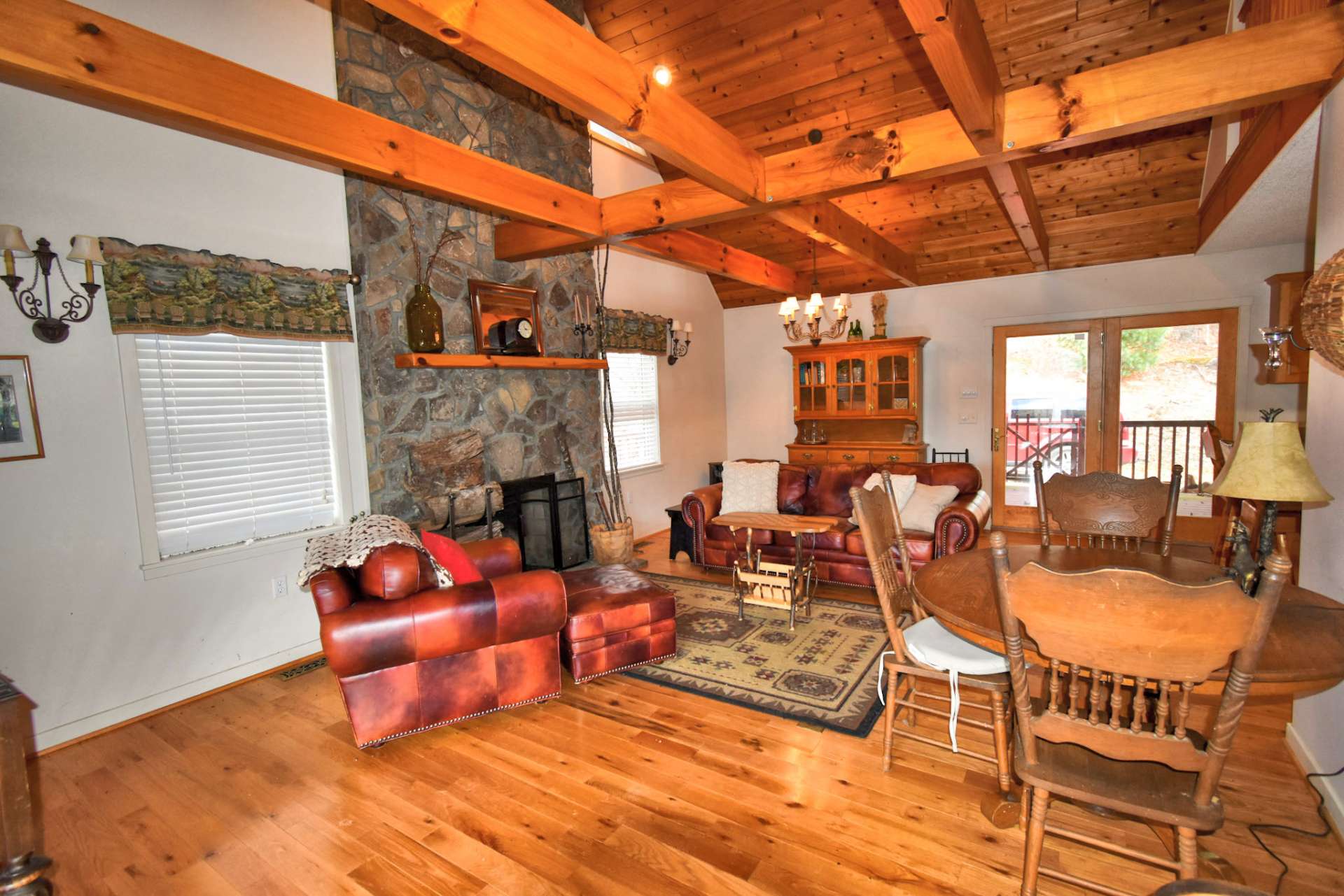 A mixture of hardwoods and drywall open the space and gives opportunity for change.